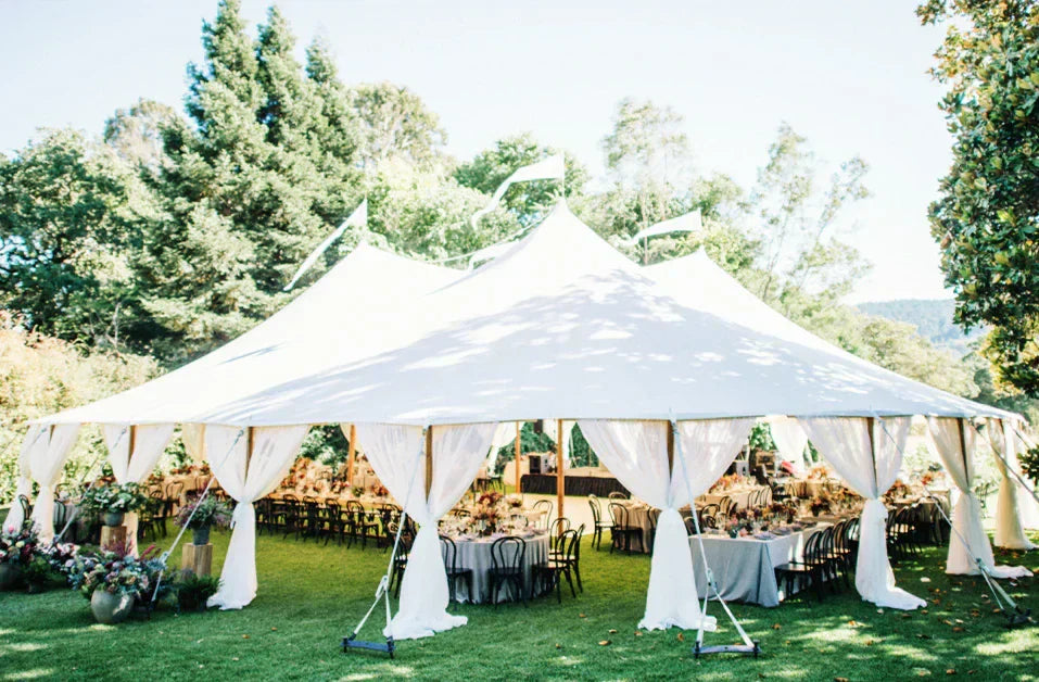 7 Outdoor Entertaining Essentials for Your Party